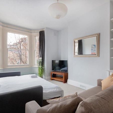 1 Bed Clapham Junction Apartment ロンドン エクステリア 写真