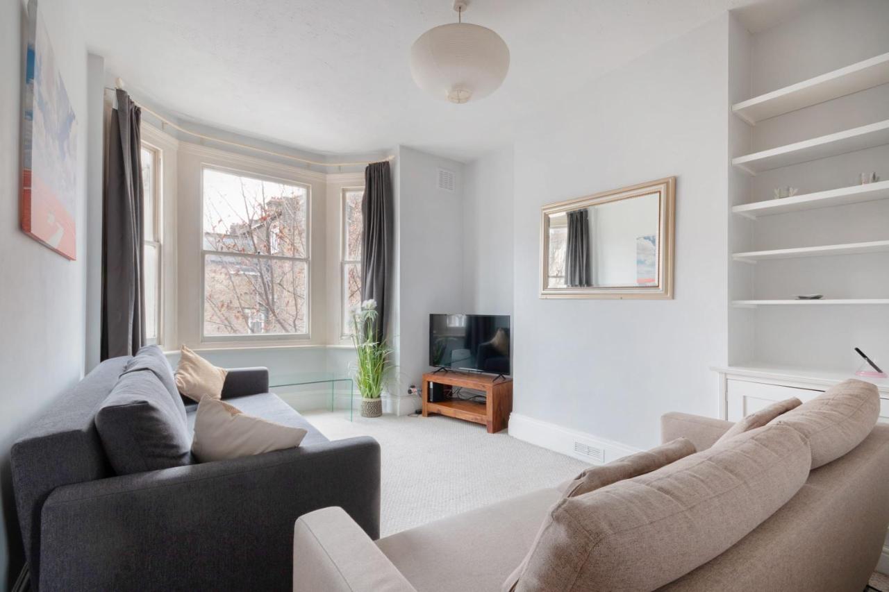 1 Bed Clapham Junction Apartment ロンドン エクステリア 写真