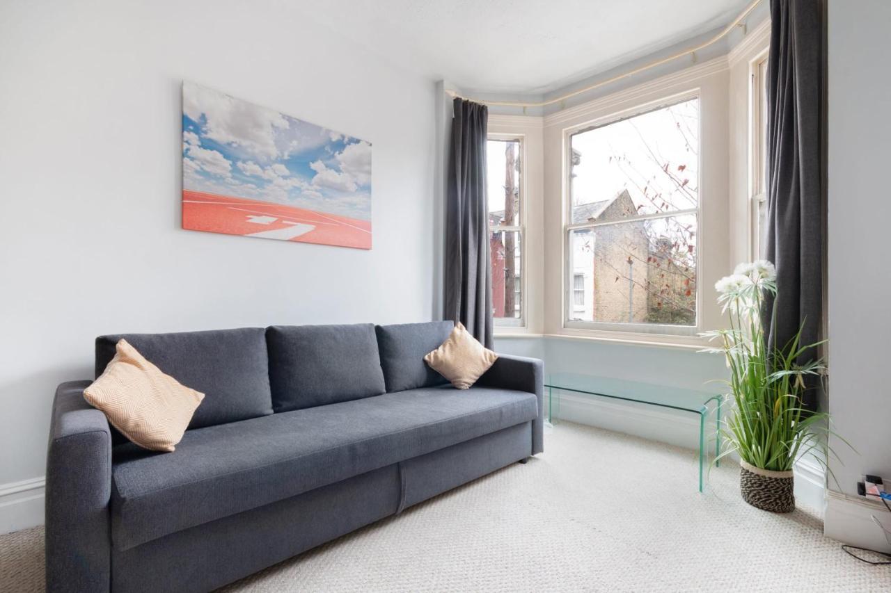 1 Bed Clapham Junction Apartment ロンドン エクステリア 写真